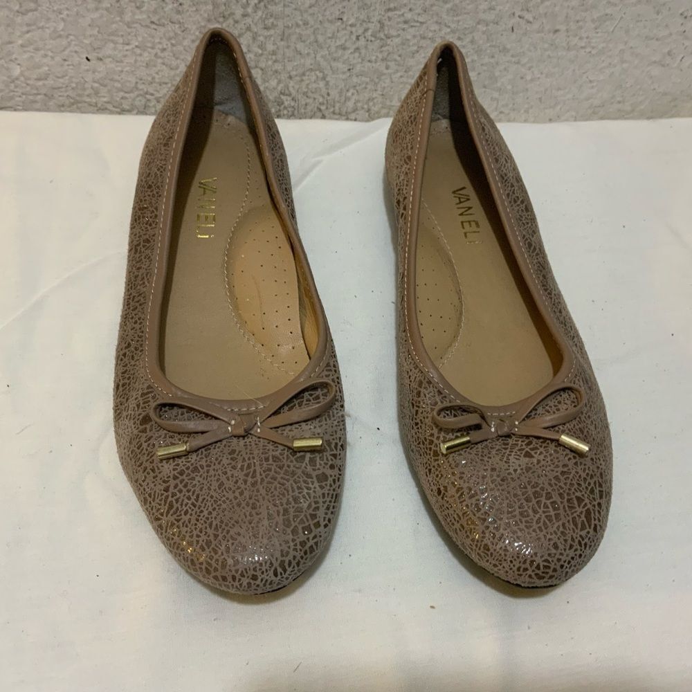VANELi neutral bow flats size 7 M